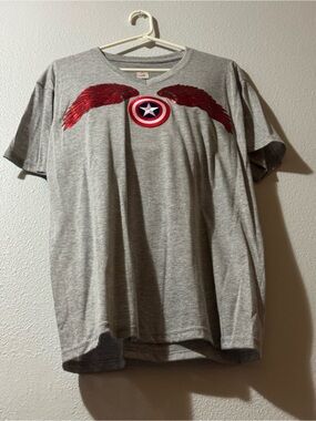 Captain America (Sam Wilson) Grey T-Shirt Size XL